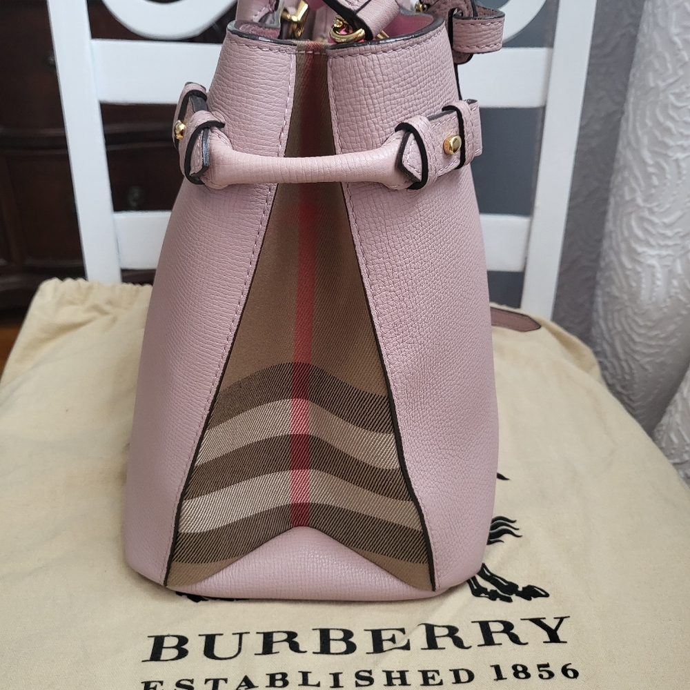 Burberry medium banner tote - Picture 2 of 11